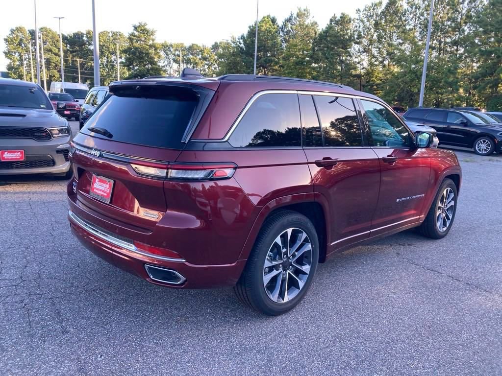 New 2024 Jeep Grand Cherokee Overland w/ Advanced Protech Group III AWD/4WD image 5