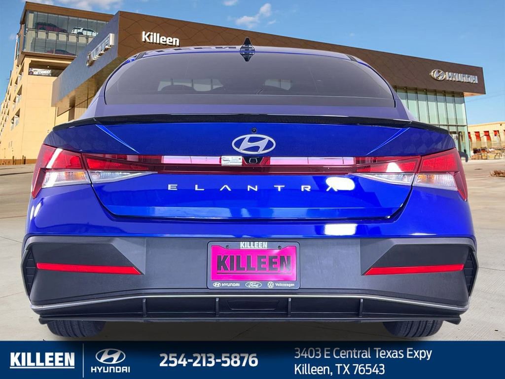 Used 2025 Hyundai Elantra Sport FWD image 8