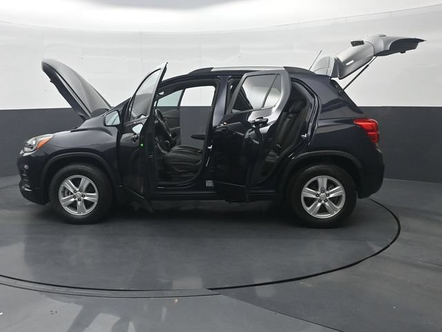 Used 2022 Chevrolet Trax LT w/ LT Convenience Package AWD/4WD image 38