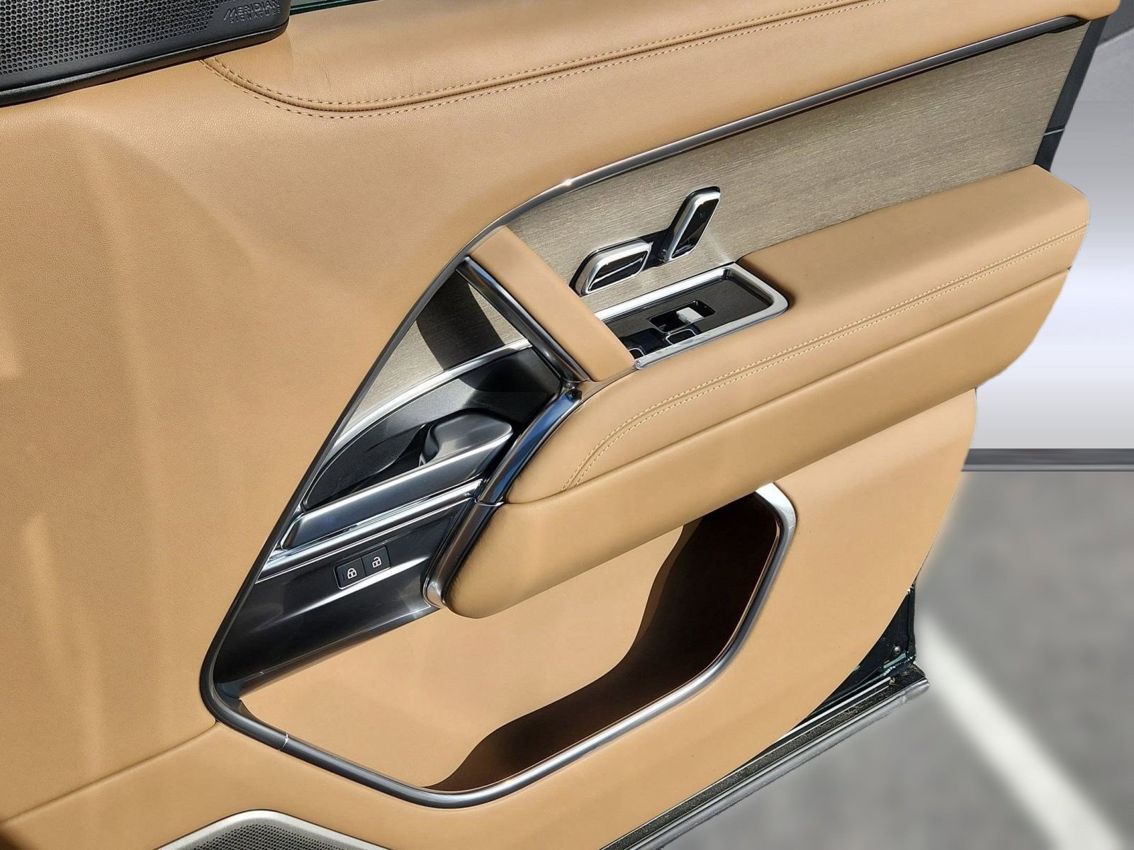 Used 2026 Land Rover Range Rover SV image 29