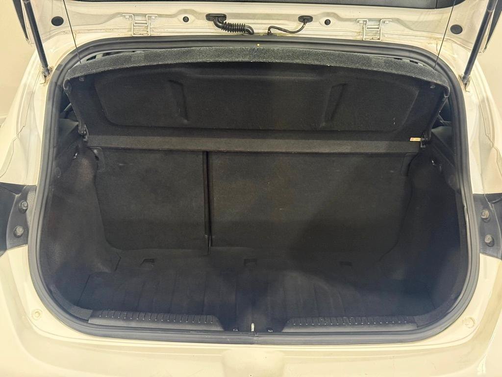 Used 2017 Hyundai Elantra GT FWD image 30
