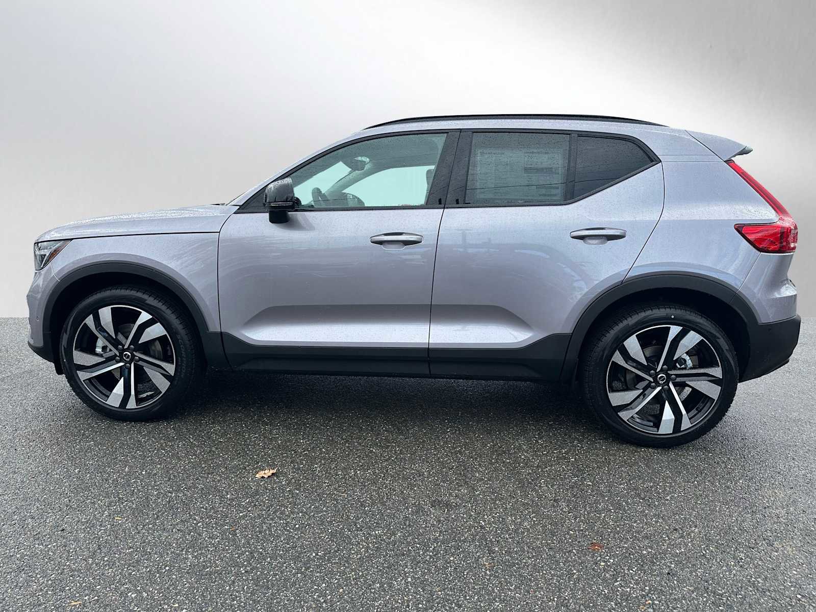 New 2026 Volvo XC40 B5 Plus w/ Climate Package image 6