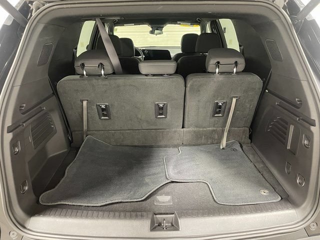 Used 2025 Chevrolet Traverse LT AWD/4WD image 24
