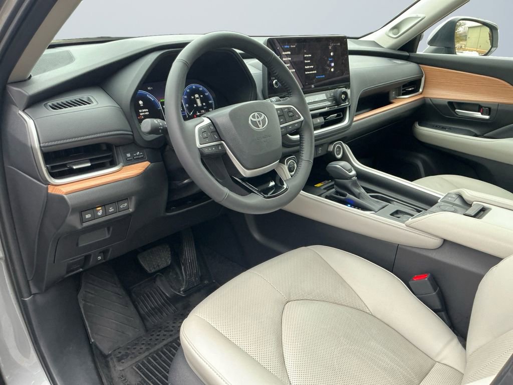 Used 2025 Toyota Grand Highlander AWD Hybrid image 11