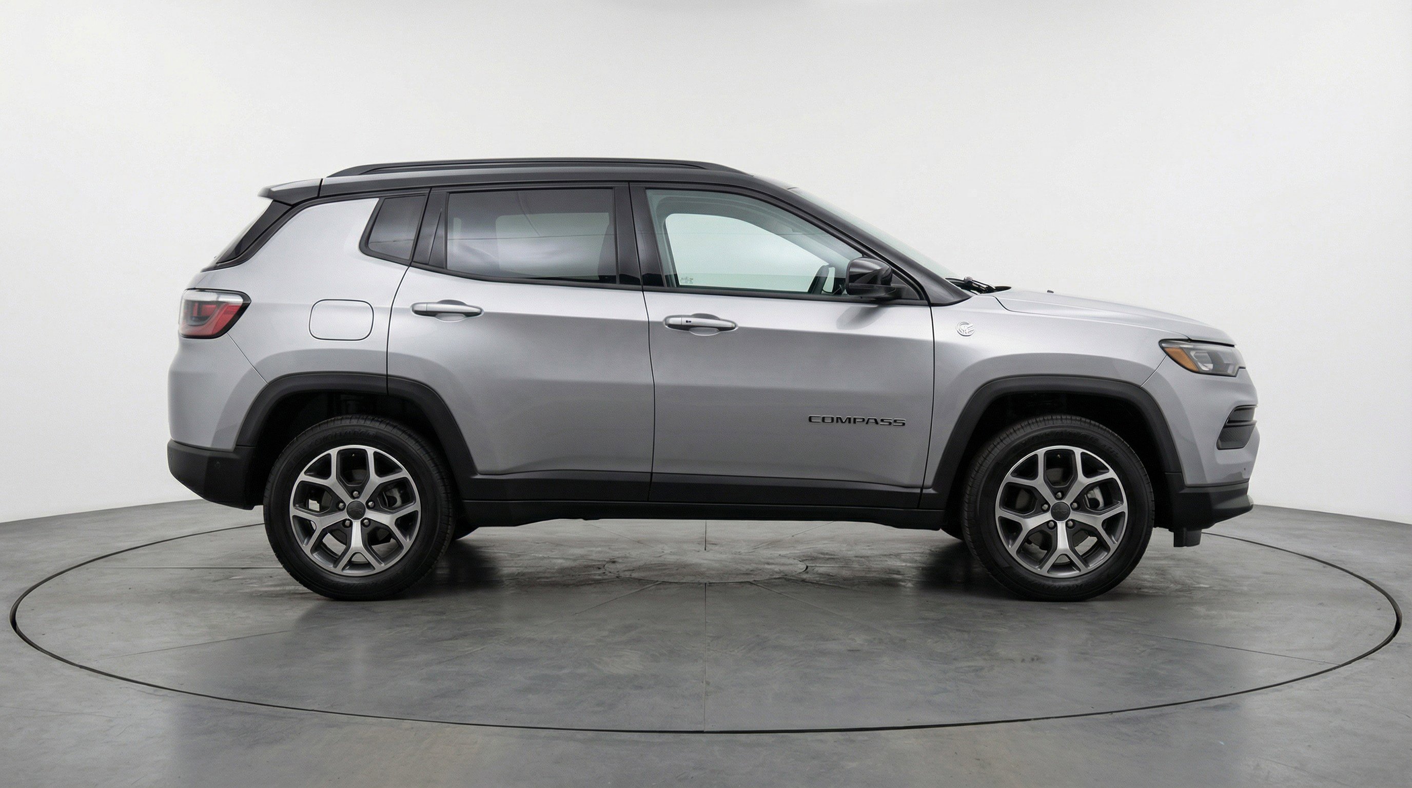 Used 2025 Jeep Compass Limited AWD/4WD image 11