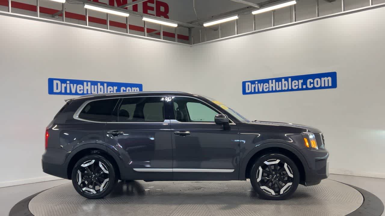 Used 2025 Kia Telluride S FWD image 3