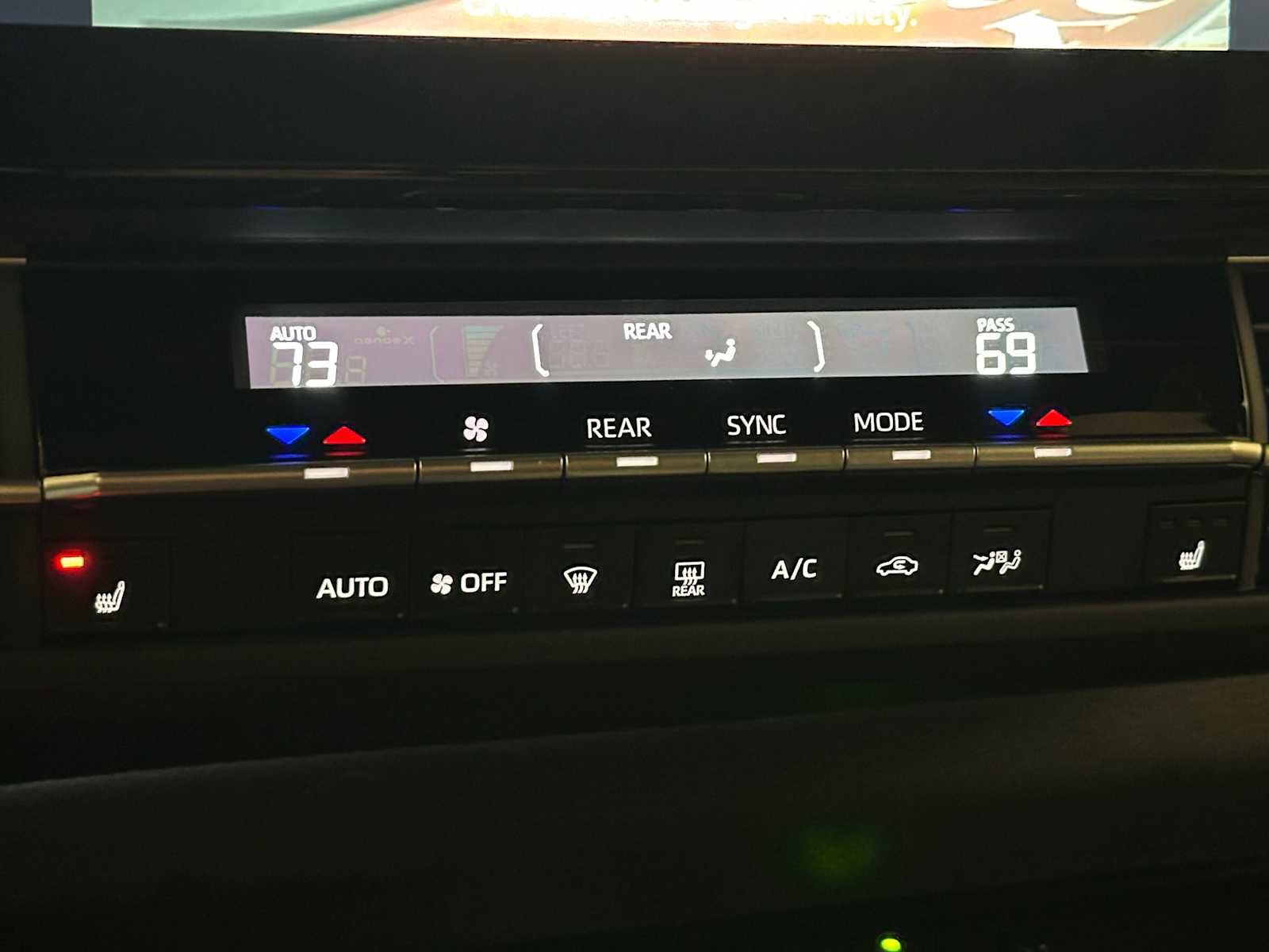 Certified 2025 Toyota Sienna XLE Woodland Edition image 16