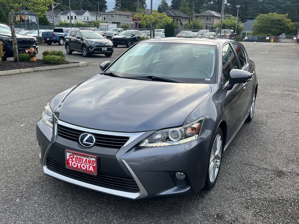 Used 2015 Lexus CT 200h w/ Seat Comfort Package FWD image 4