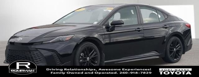 Used 2025 Toyota Camry SE FWD image 1
