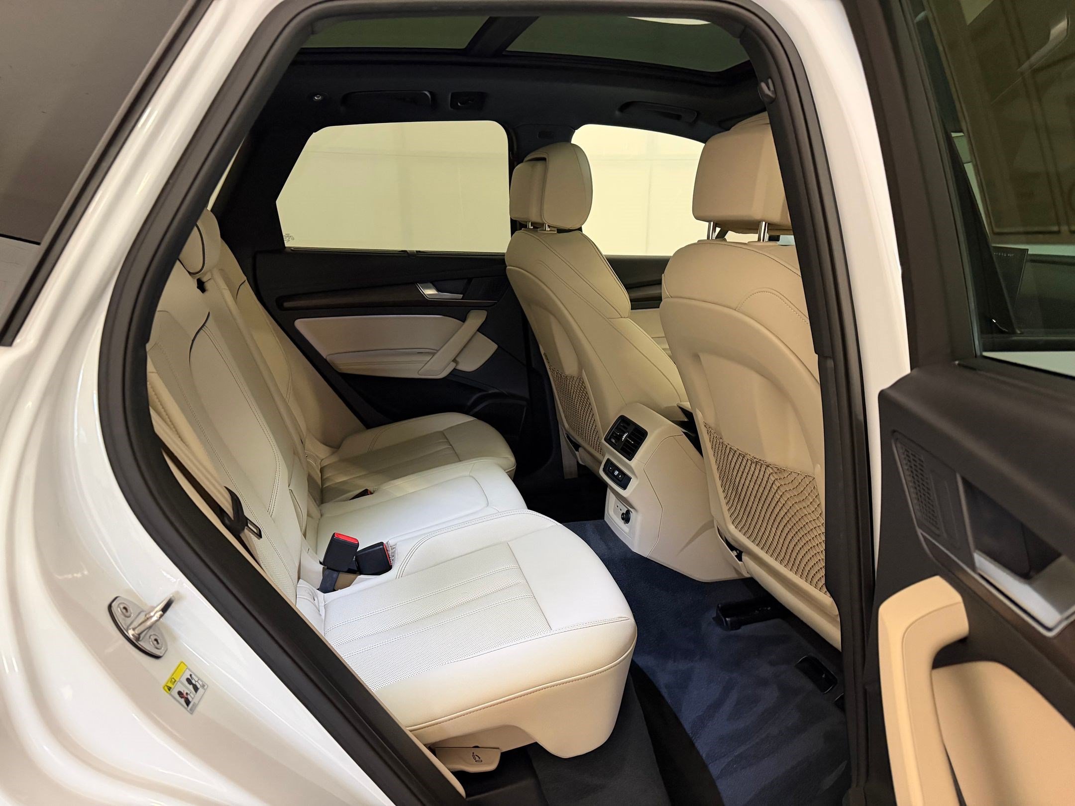 Certified 2024 Audi Q5 e Premium Plus AWD/4WD image 30