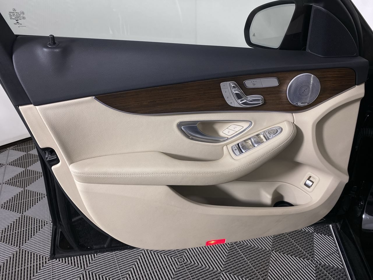 Used 2021 Mercedes-Benz C 300 4MATIC Sedan image 12
