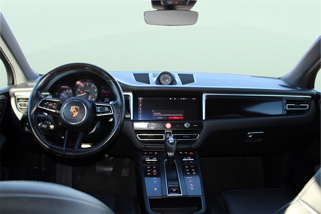 Used 2023 Porsche Macan Turbo image 24