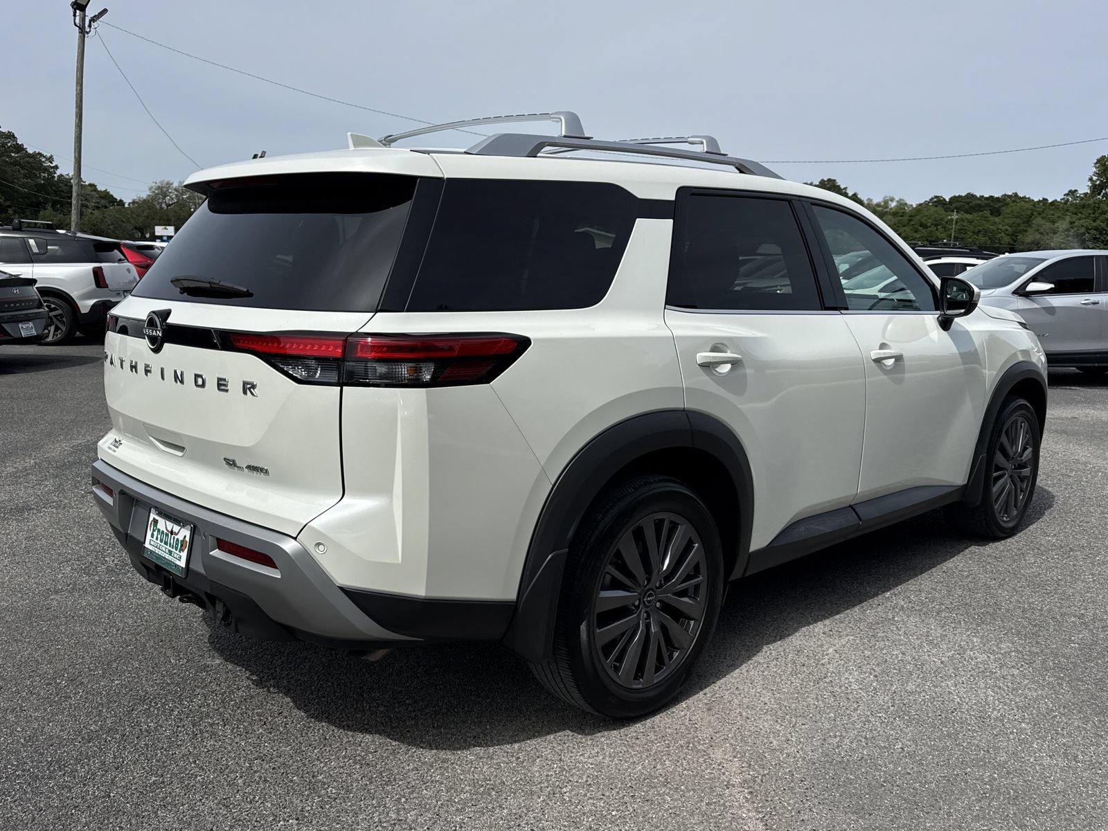 Used 2023 Nissan Pathfinder SL w/ SL Premium Package AWD/4WD image 5