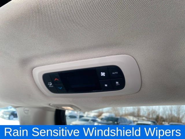 Used 2019 Chrysler Pacifica Limited image 21