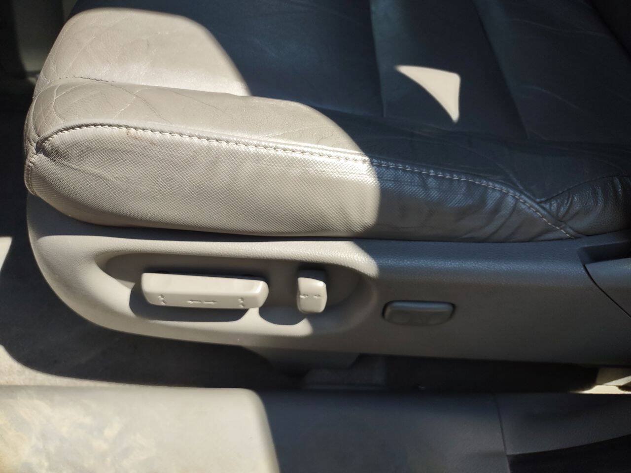 Used 2011 Honda CR-V EX-L image 9