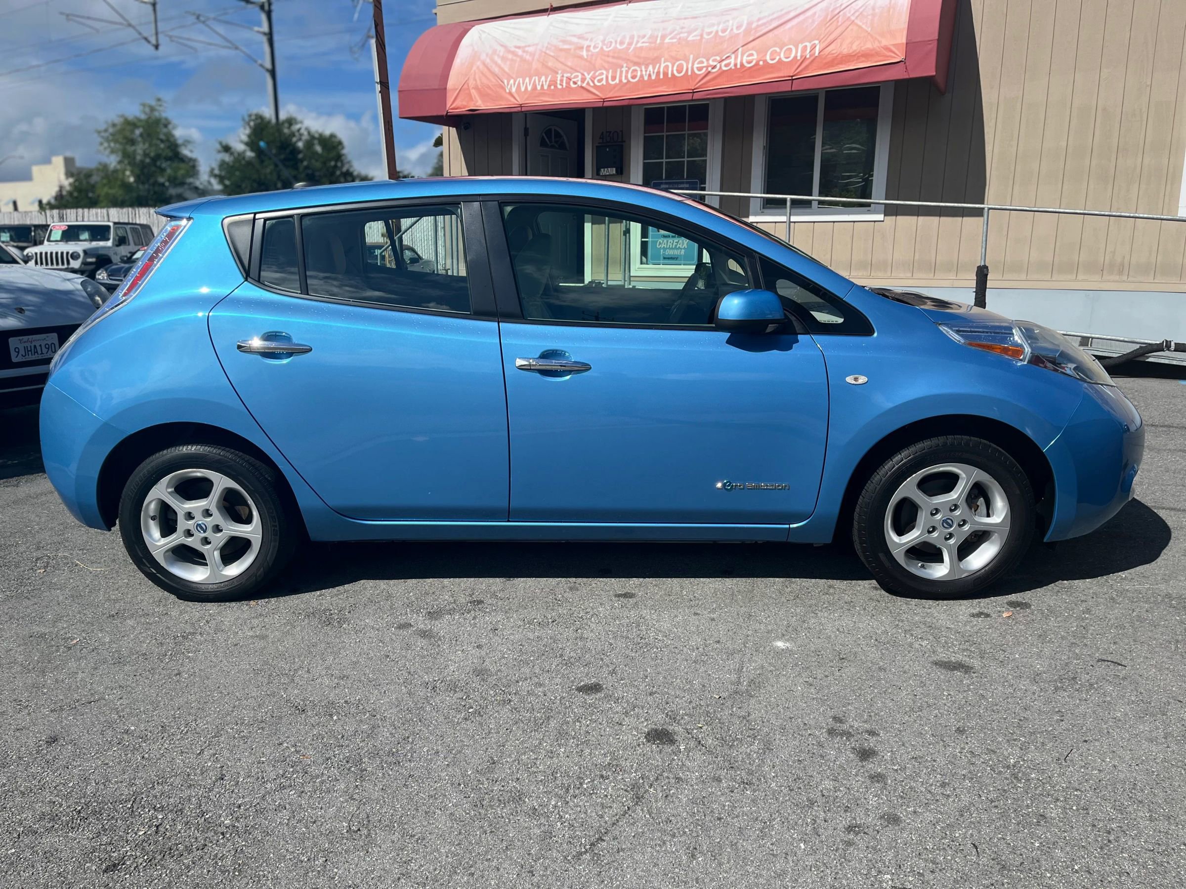 Used 2011 Nissan Leaf SL image 8