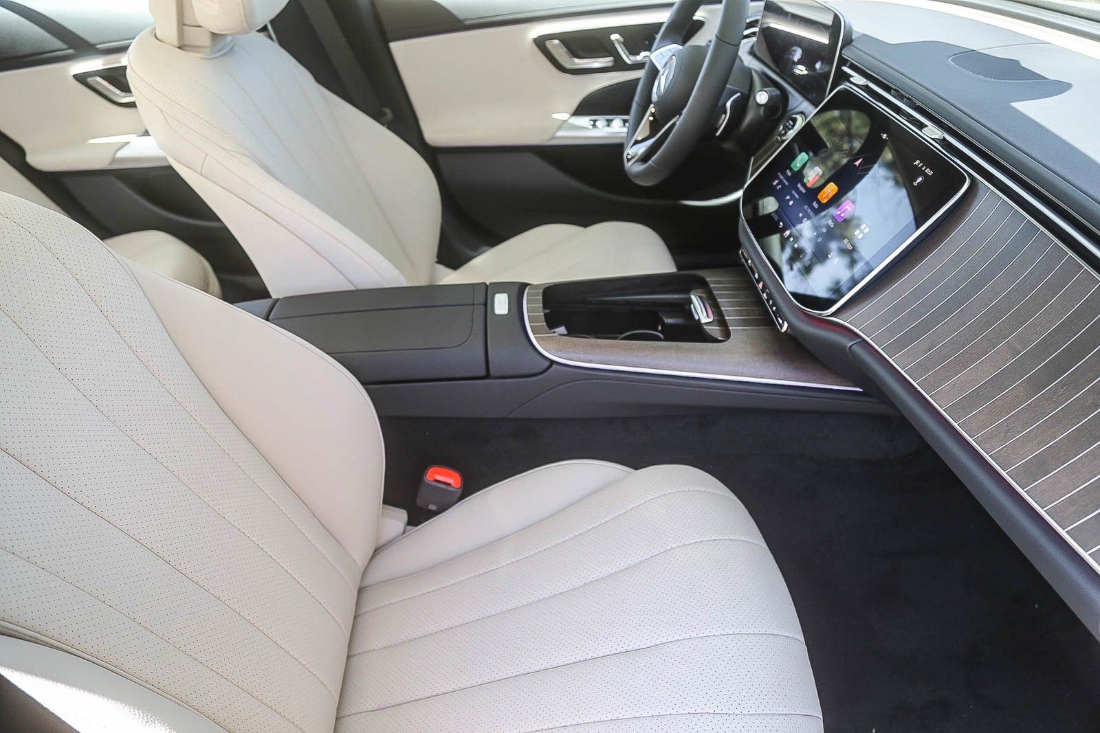 New 2026 Mercedes-Benz E 350 4MATIC Sedan image 16