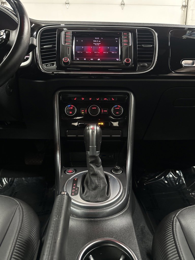 Used 2019 Volkswagen Beetle 2.0T SE image 24