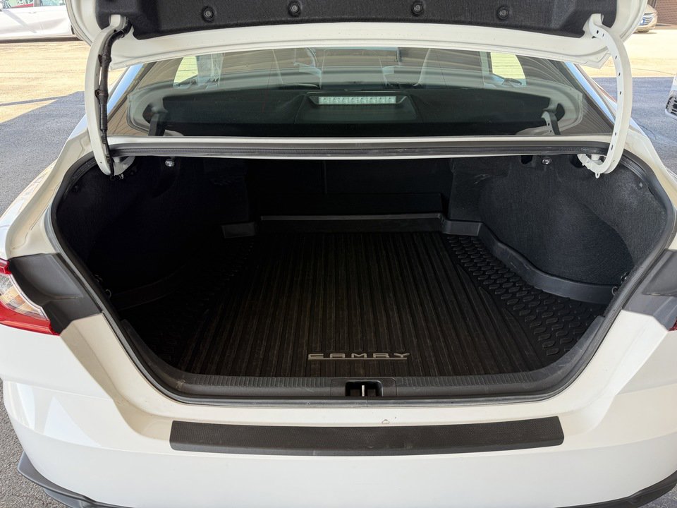 Used 2025 Toyota Camry SE AWD/4WD image 9