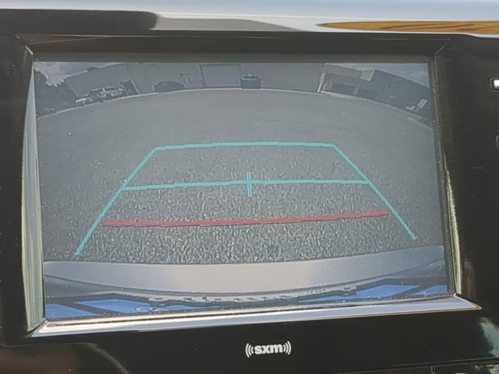 Used 2020 Toyota Camry SE FWD image 16