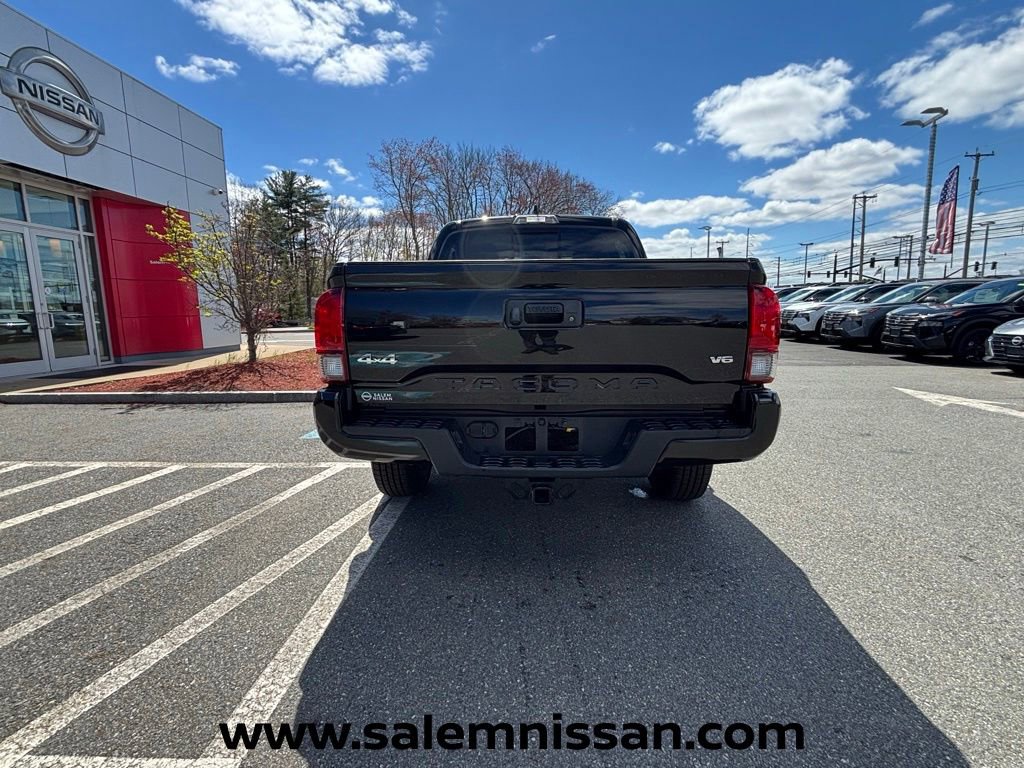 Used 2023 Toyota Tacoma SR5 w/ Technology Package AWD/4WD image 17