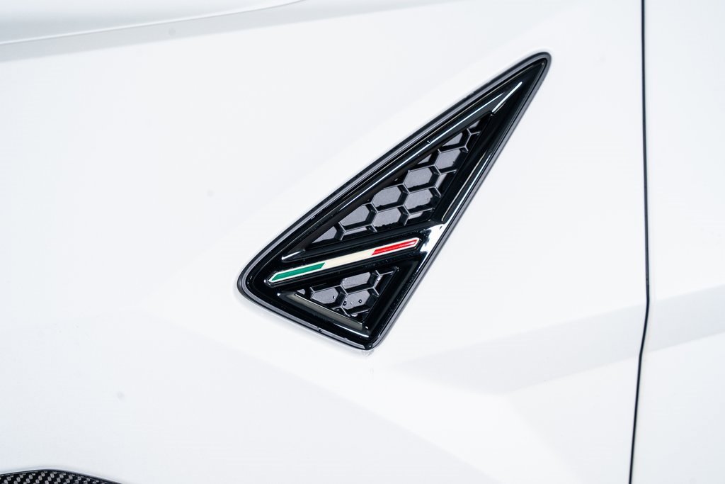 Used 2024 Lamborghini Urus Performante image 21
