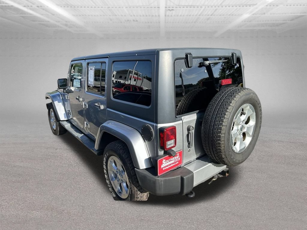 Used 2014 Jeep Wrangler Unlimited Sahara w/ Connectivity Group AWD/4WD image 8