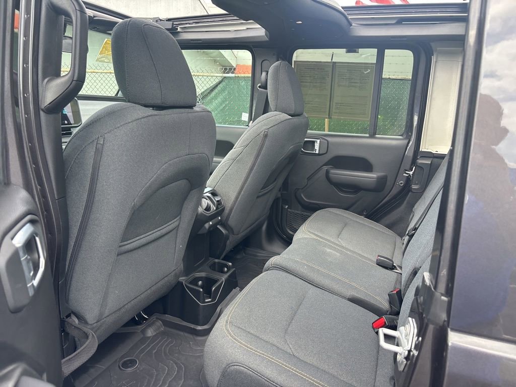 Used 2025 Jeep Wrangler Sport S image 36