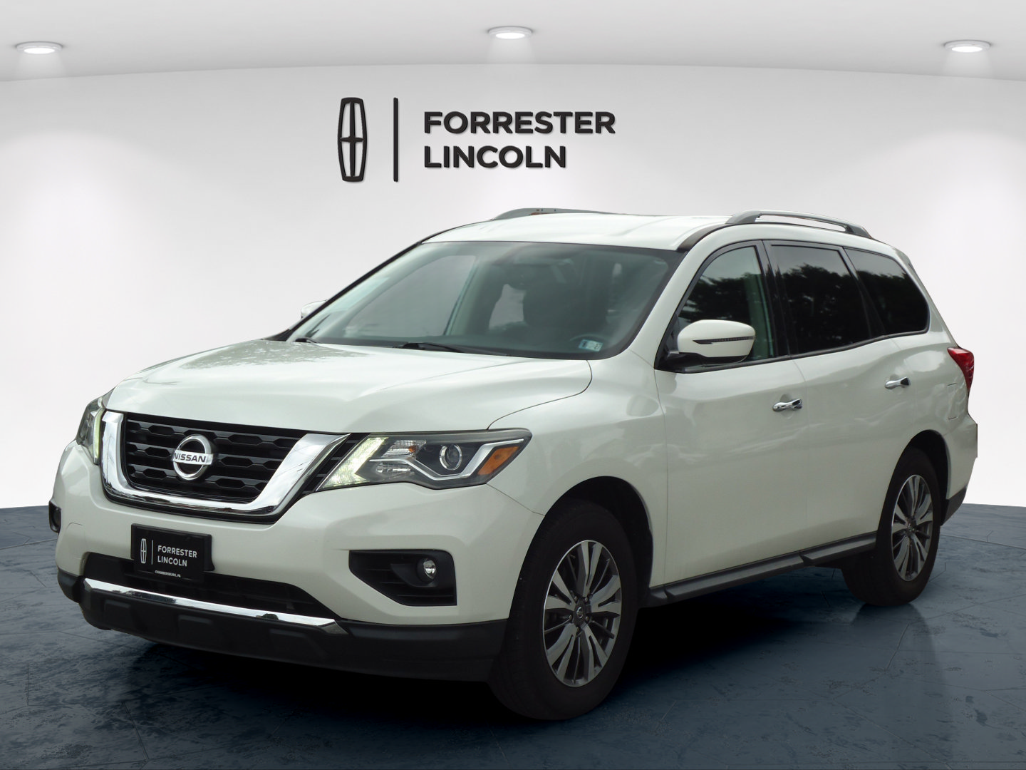 Used 2018 Nissan Pathfinder SV w/ SV All Weather Package AWD/4WD image 7