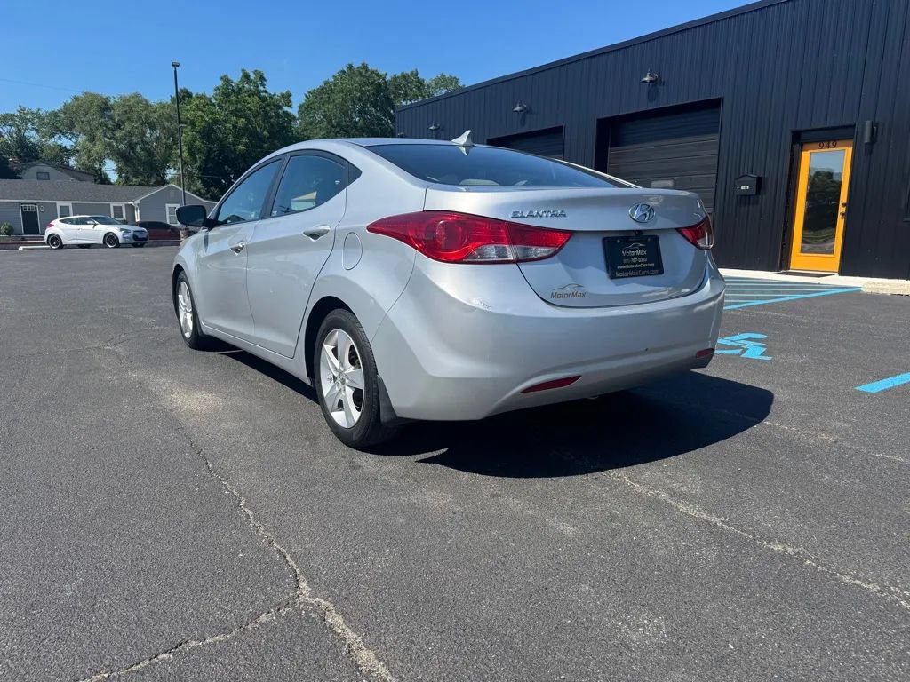 Used 2013 Hyundai Elantra GLS w/ Preferred Pkg FWD image 2