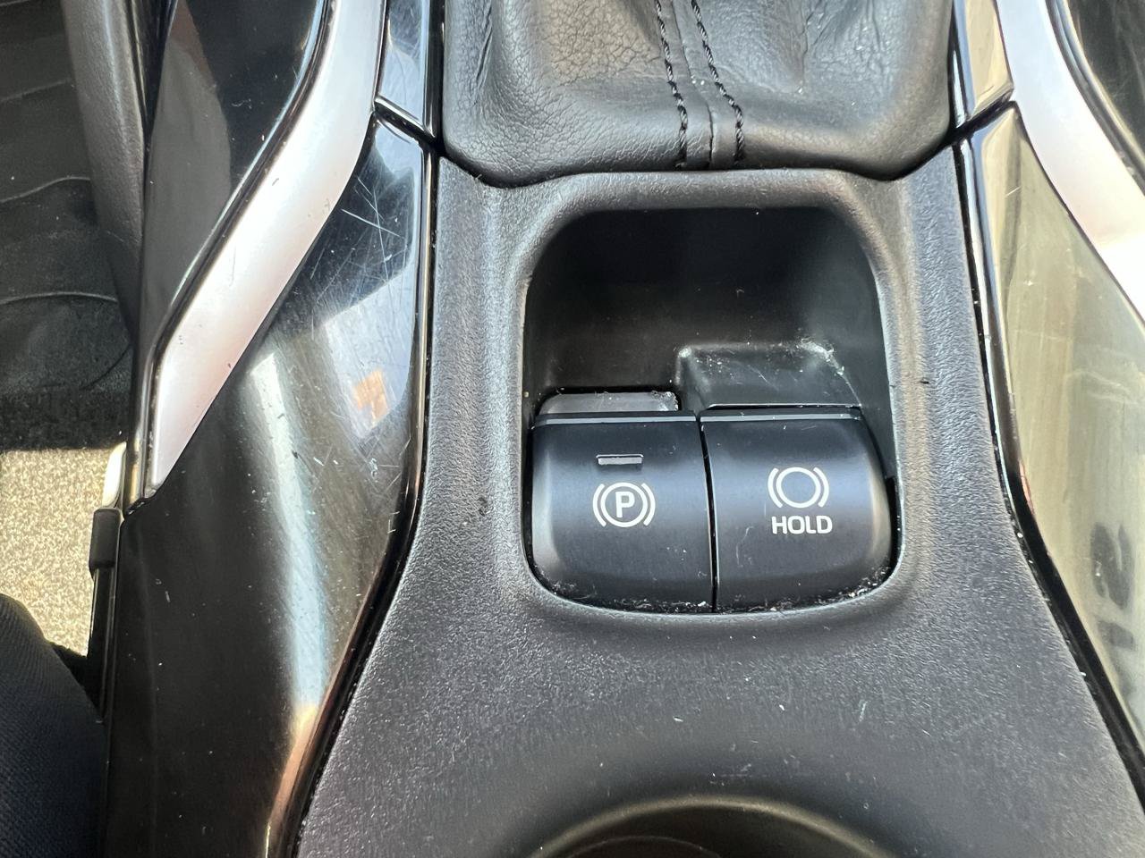Used 2022 Toyota Corolla LE FWD image 17