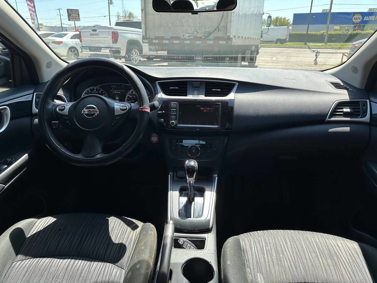 Used 2019 Nissan Sentra SV FWD image 18