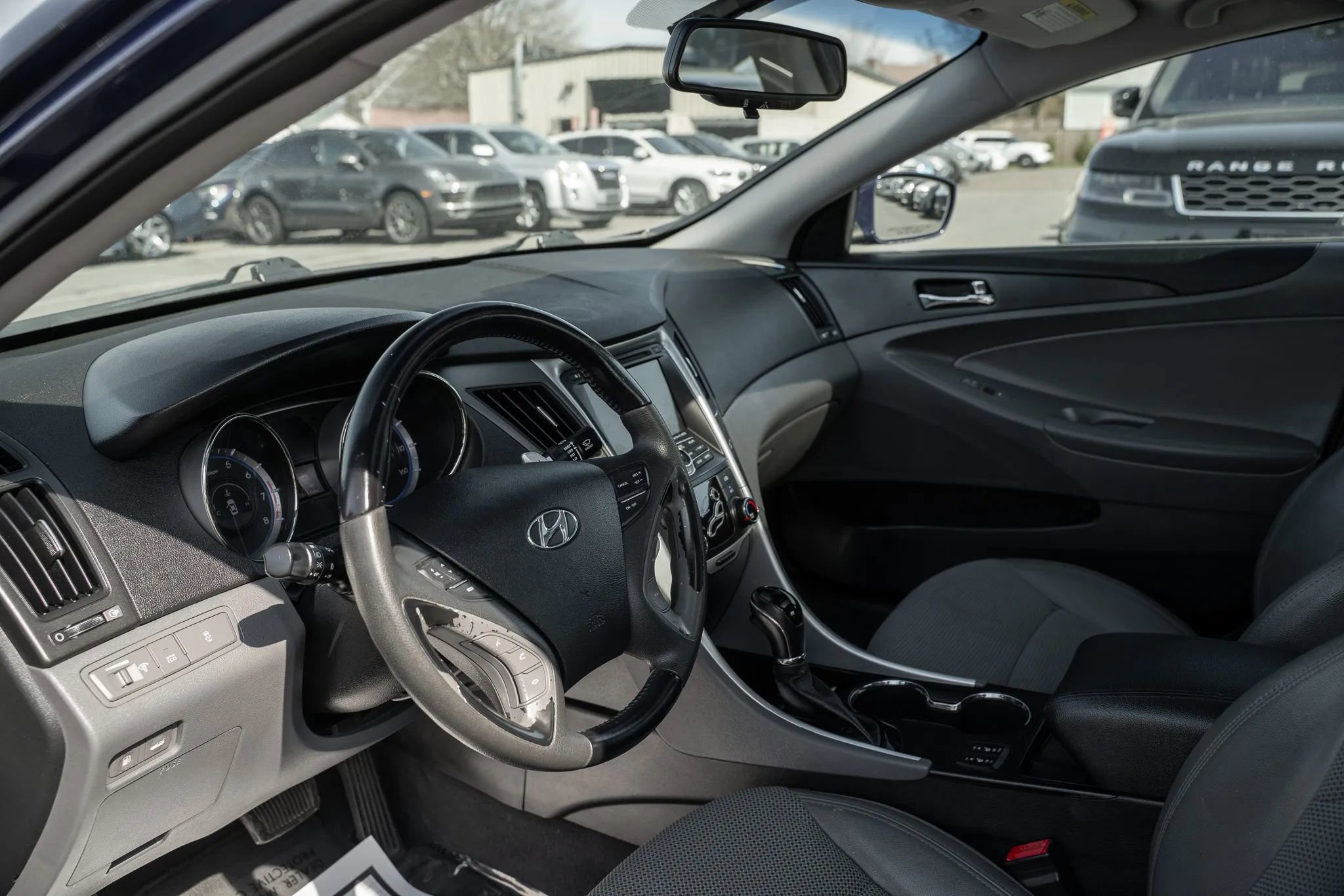 Used 2013 Hyundai Sonata SE w/ Navigation & Sunroof Pkg image 6