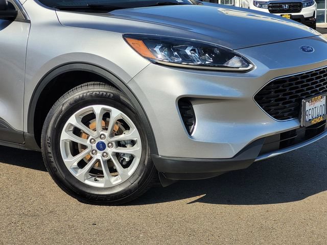 Used 2022 Ford Escape SE w/ Convenience Package FWD image 9