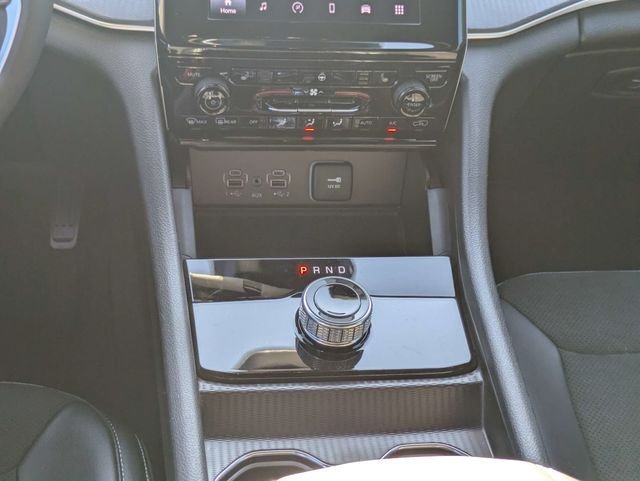 Used 2024 Jeep Grand Cherokee Altitude AWD/4WD image 20