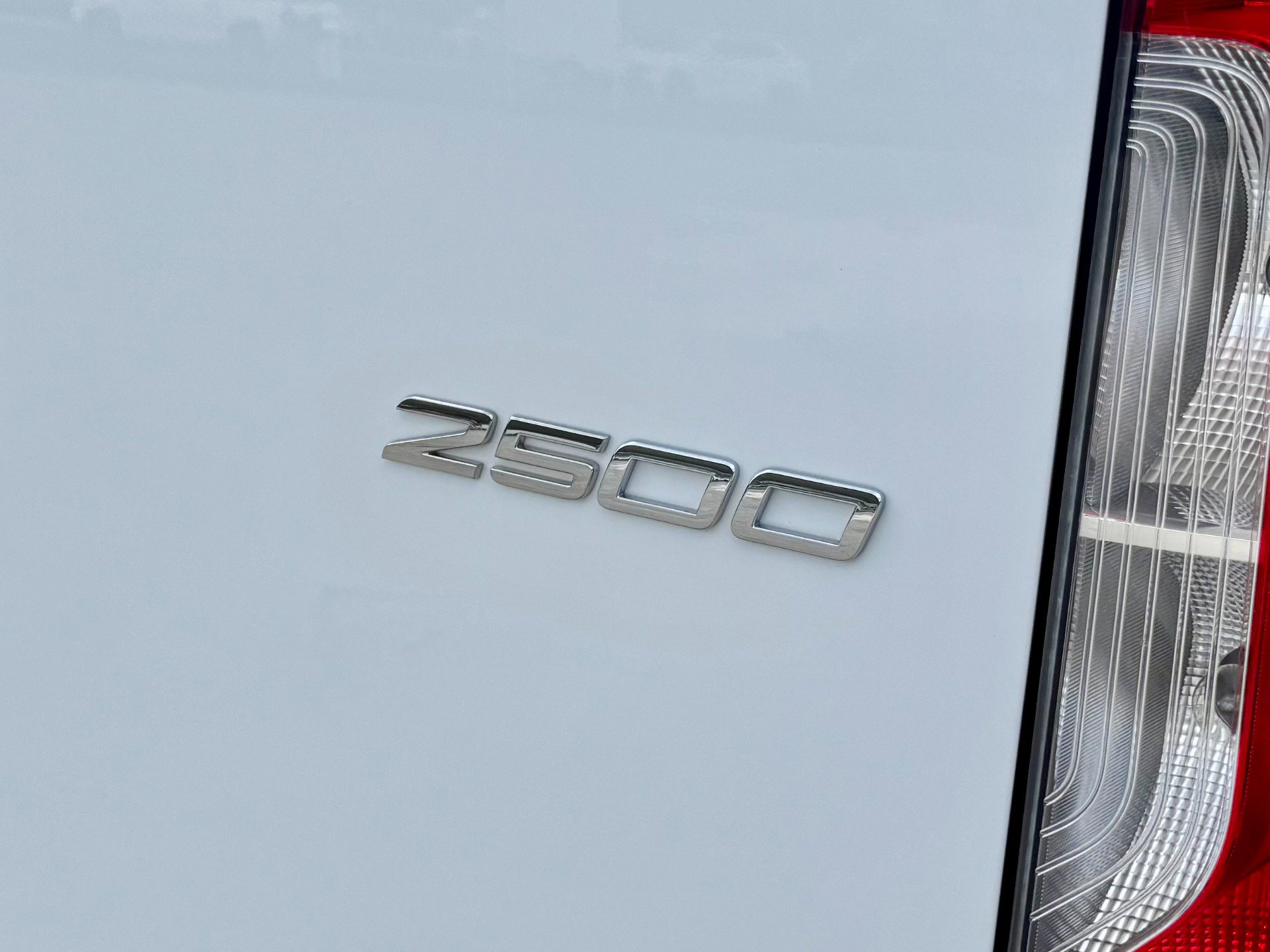 Used 2025 Mercedes-Benz Sprinter 2500 image 40