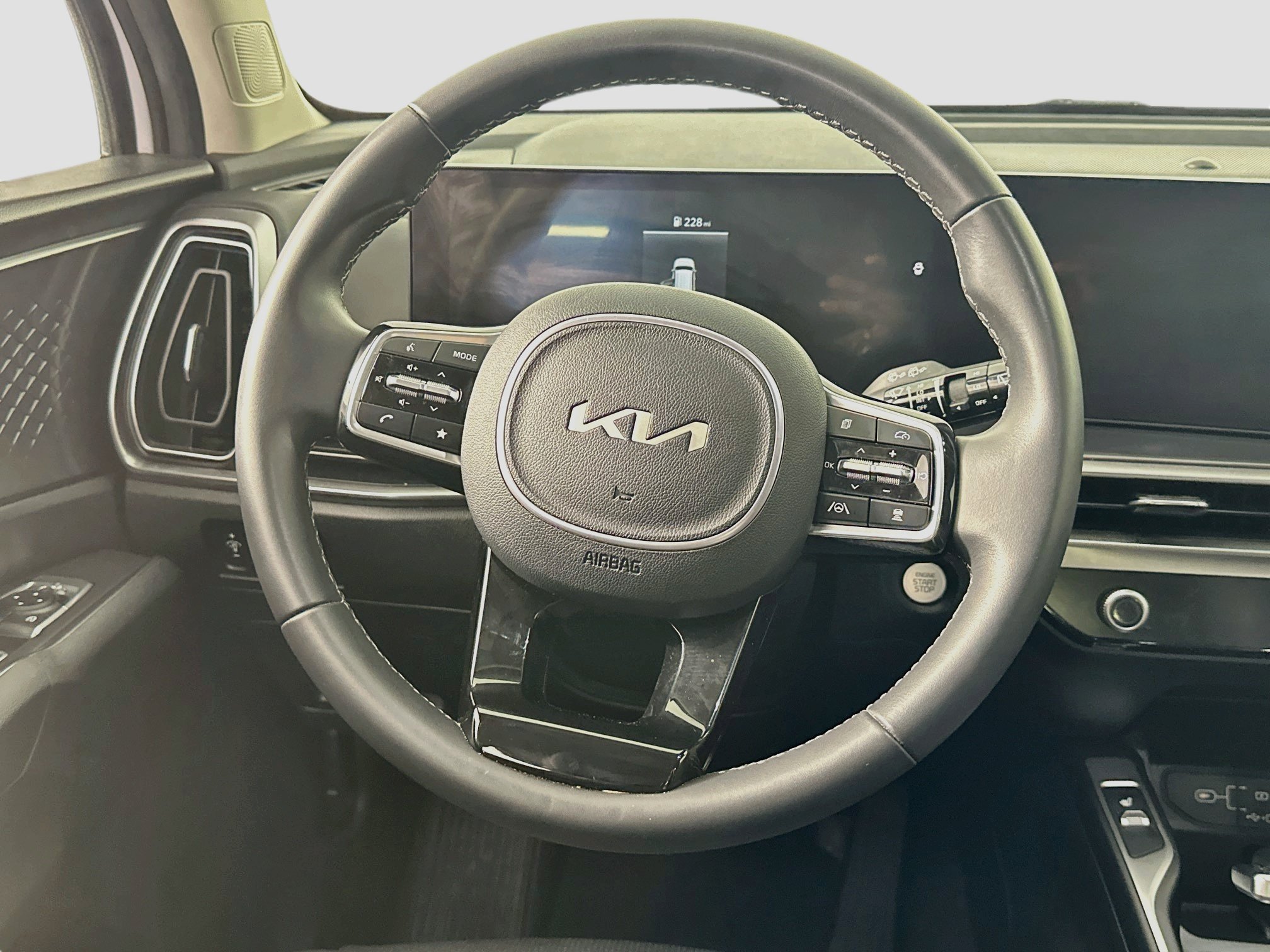Used 2024 Kia Sorento EX w/ Panoramic Sunroof Package FWD image 18