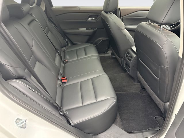 Used 2023 Nissan Rogue SL w/ SL Premium Package image 19