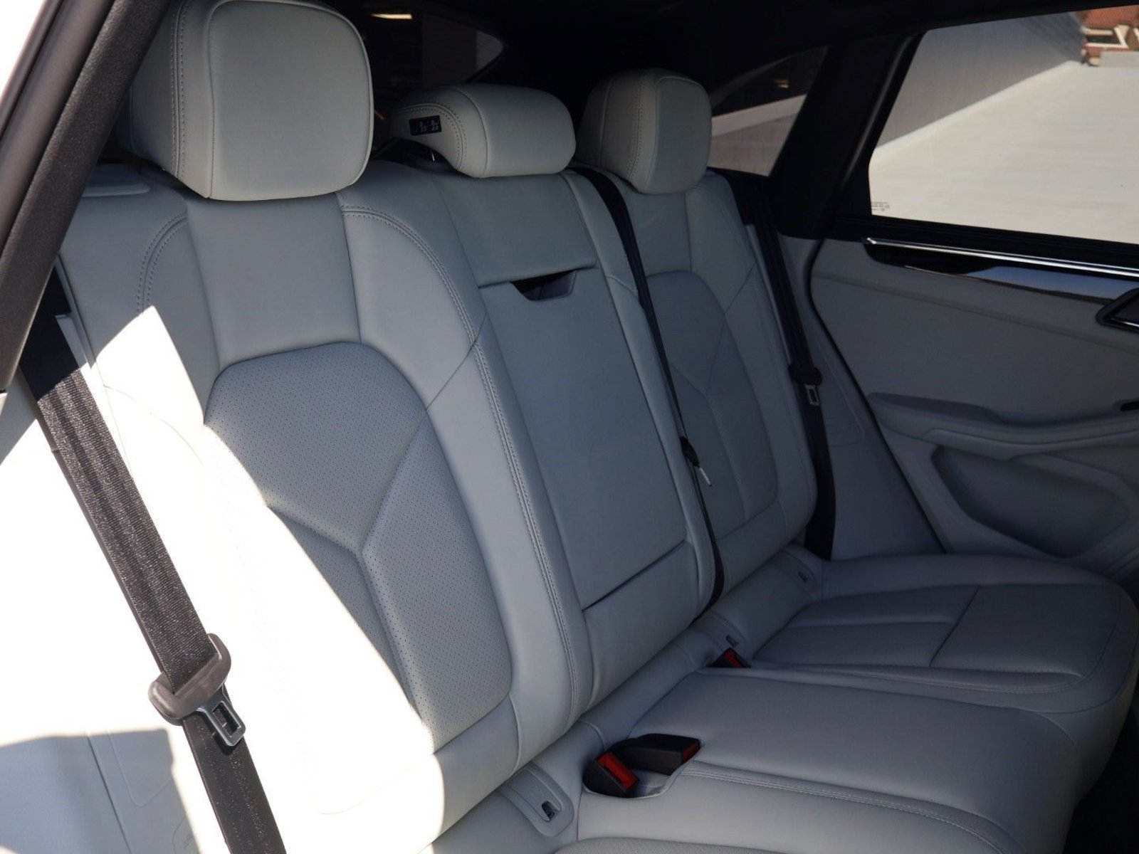 New 2026 Porsche Macan AWD/4WD image 23