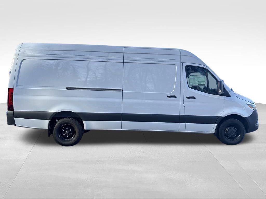 Used 2024 Mercedes-Benz Sprinter 3500 image 6