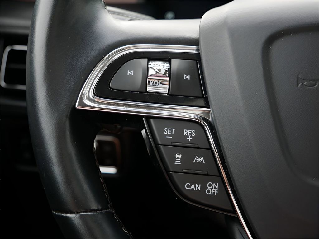 Used 2023 Lincoln Nautilus Reserve w/ Equipment Group 202A image 18