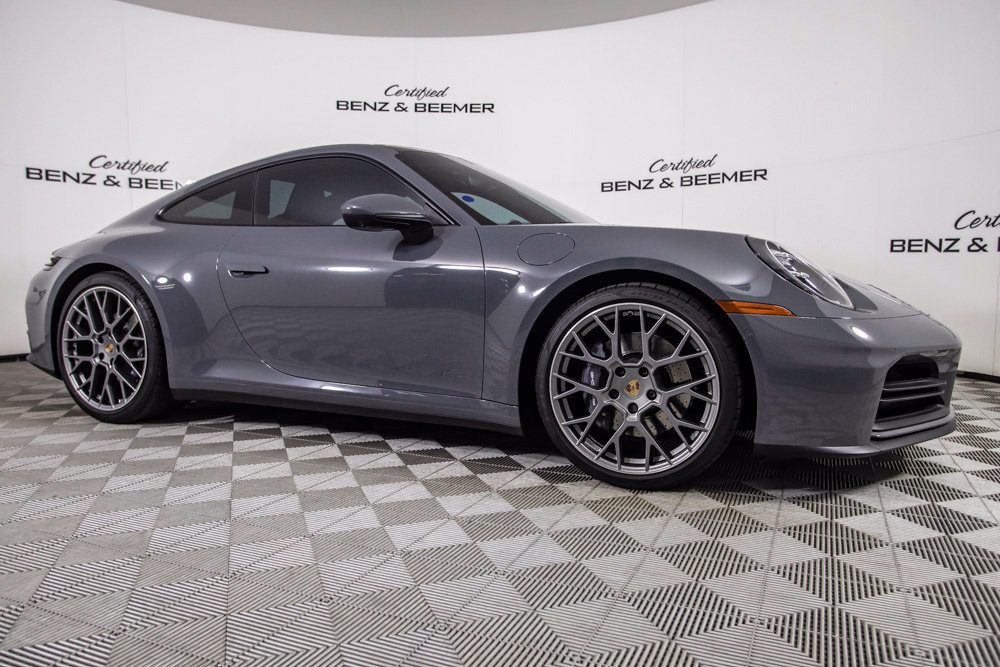 Used 2025 Porsche 911 Carrera RWD image 2