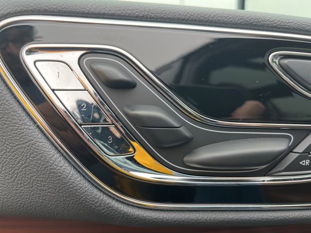 Used 2023 Lincoln Navigator L Reserve image 11