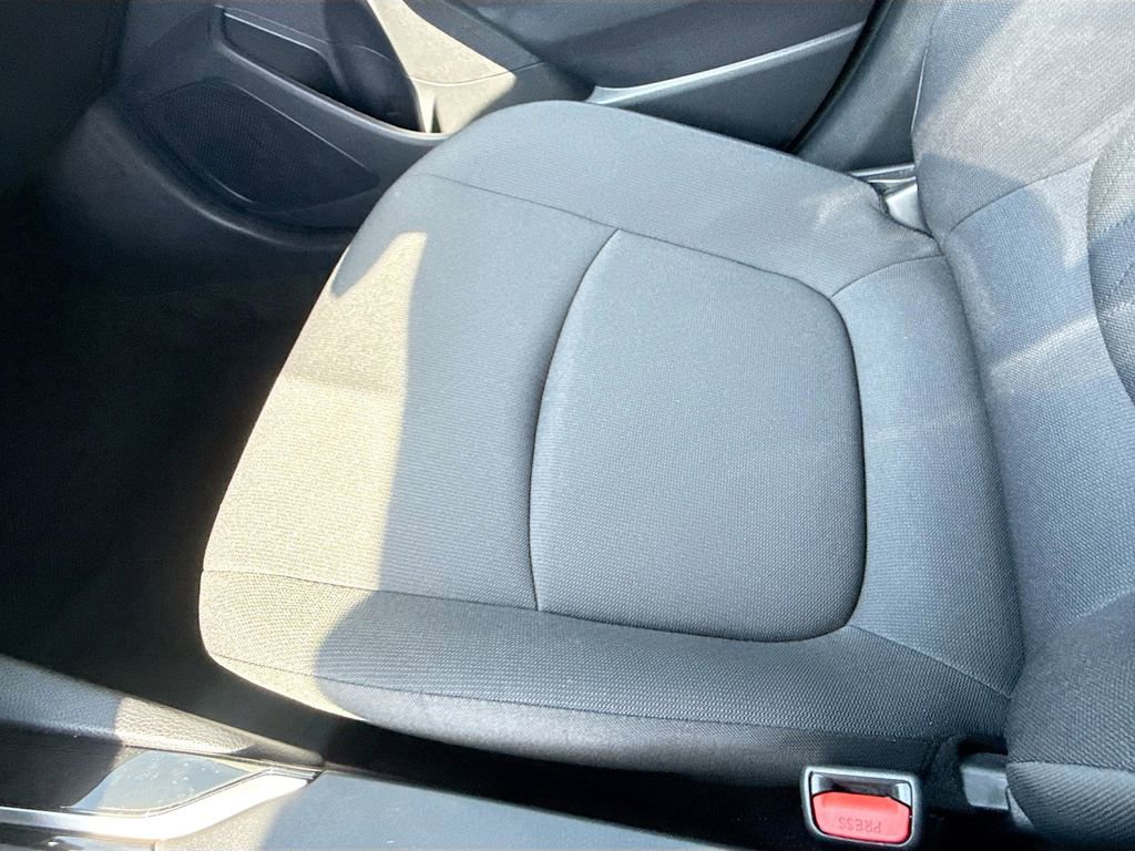 Used 2024 Toyota Corolla Cross LE w/ Moonroof Package FWD image 18