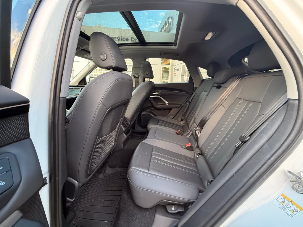 Used 2025 Audi Q5 Premium Plus w/ Premium Plus AWD/4WD image 15