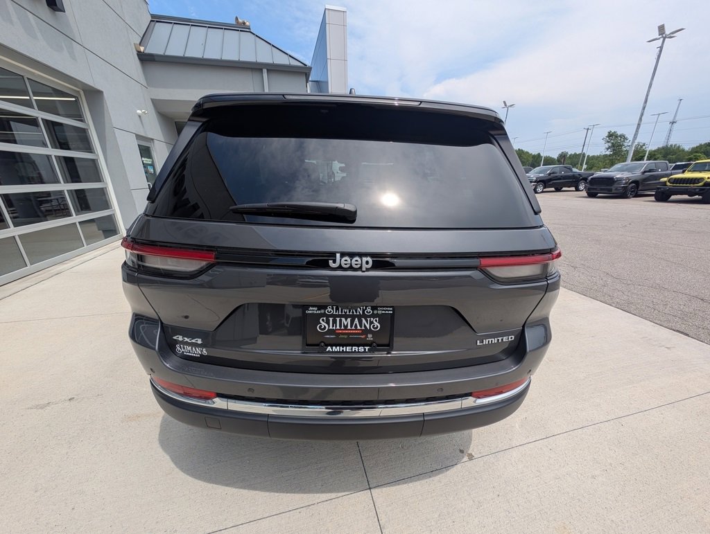Used 2024 Jeep Grand Cherokee Limited image 10