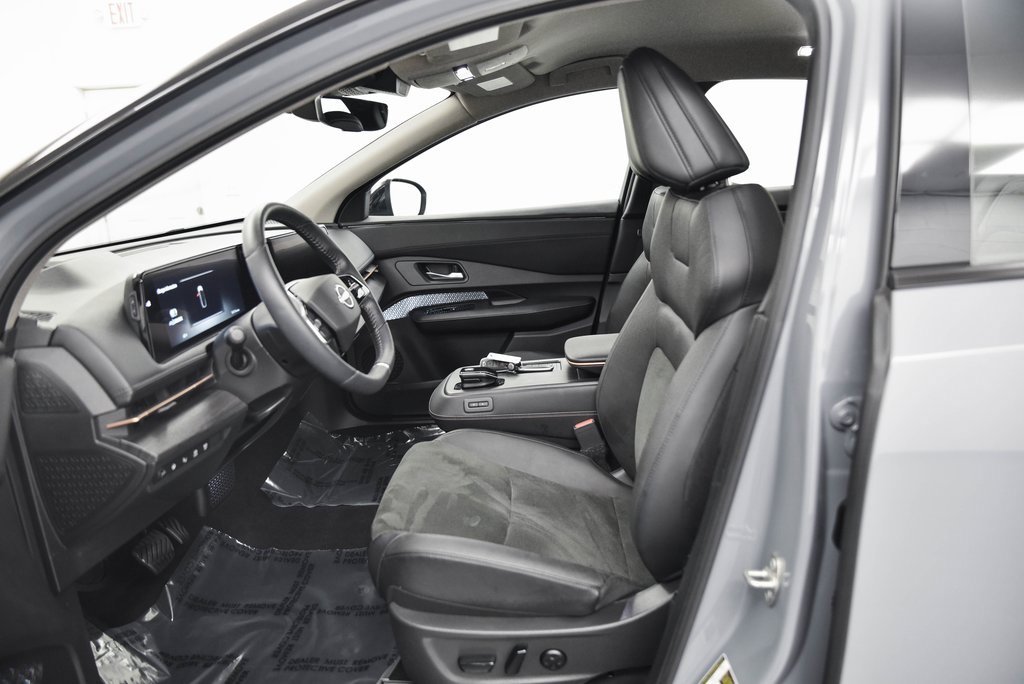 Used 2023 Nissan Ariya AWD image 13