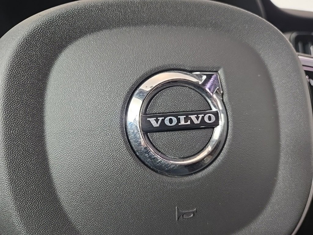 Certified 2025 Volvo V60 B5 Cross Country Plus image 24