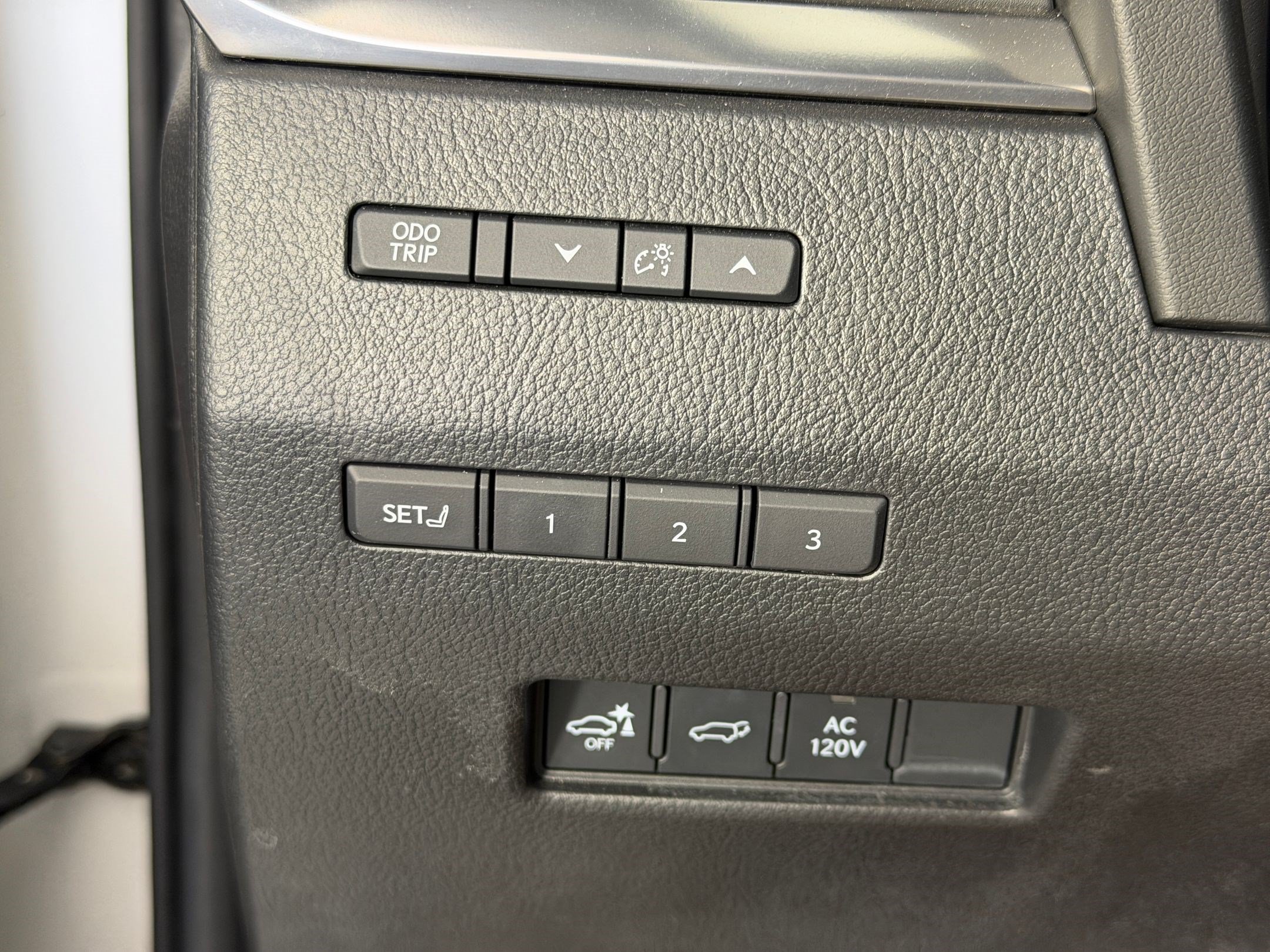Used 2024 Lexus GX 550 w/ Accessory Package (Z1) AWD/4WD image 18