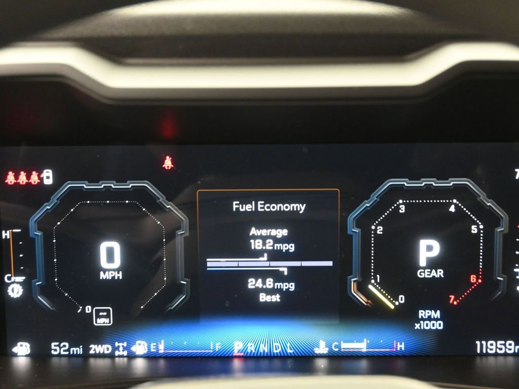 Used 2025 Chevrolet Colorado Trail Boss image 13